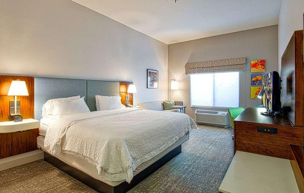 Hampton Inn & Suites By Hilton Hemet Menifee Murrieta Номер фото
